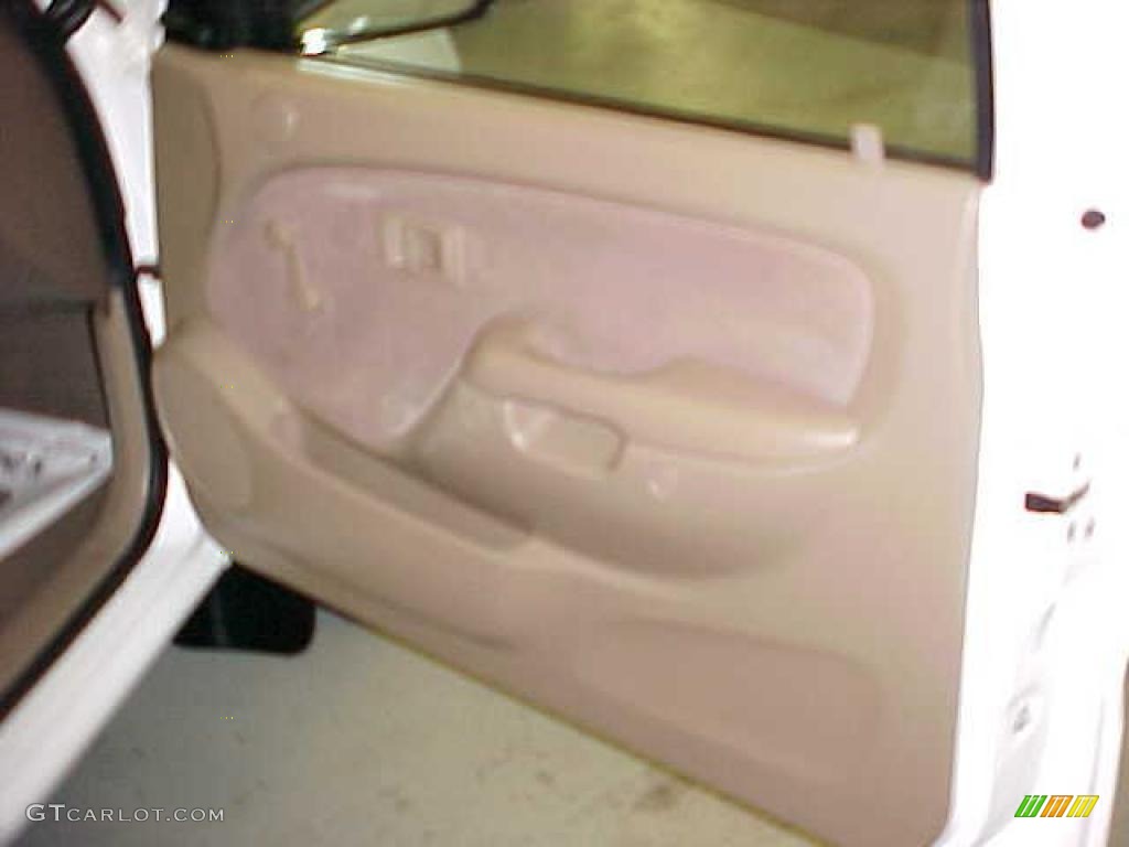 2004 Tacoma Xtracab - Super White / Oak photo #5