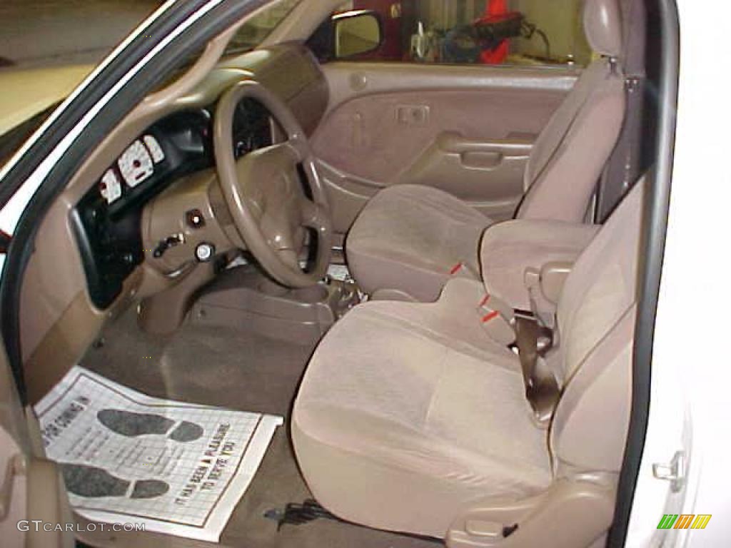 2004 Tacoma Xtracab - Super White / Oak photo #13