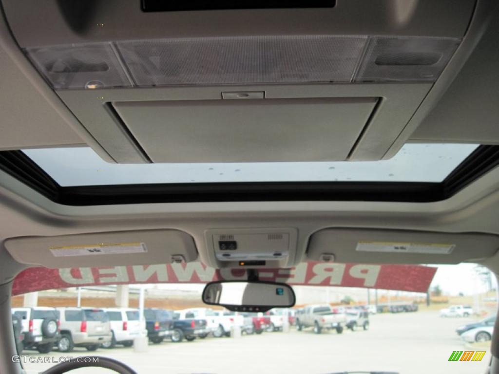 2008 Suburban 1500 LT - Victory Red / Light Titanium/Dark Titanium photo #12