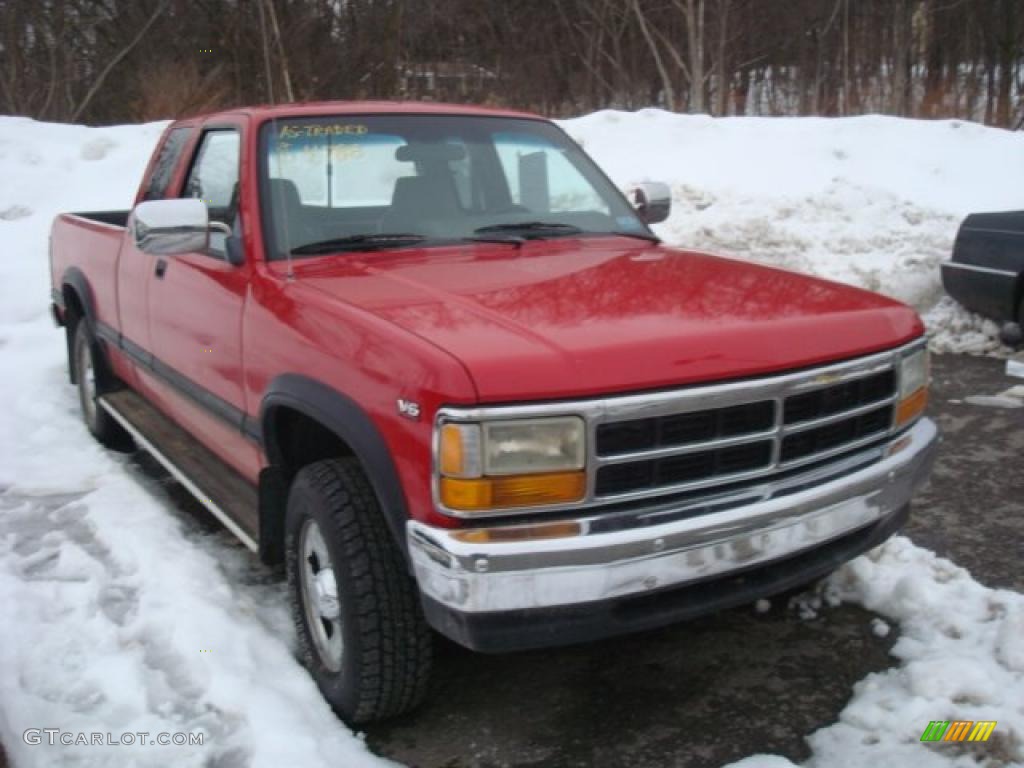 1996 Dakota SLT Extended Cab 4x4 - Poppy Red / Slate Gray photo #1