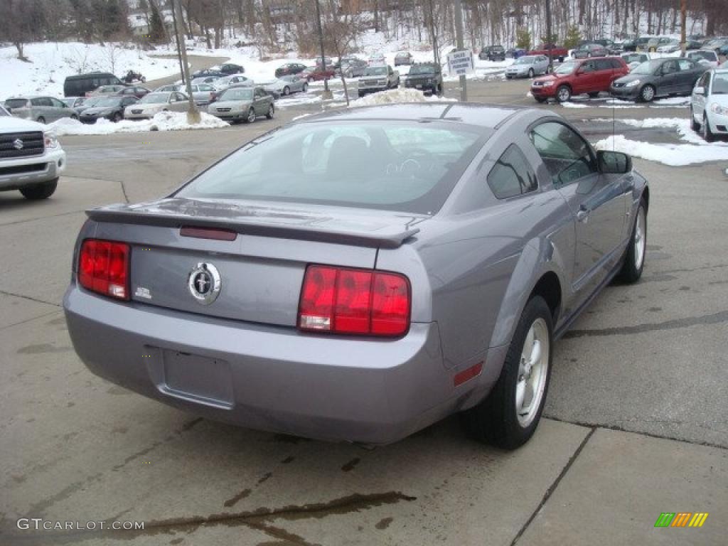 2007 Mustang V6 Deluxe Coupe - Tungsten Grey Metallic / Dark Charcoal photo #2