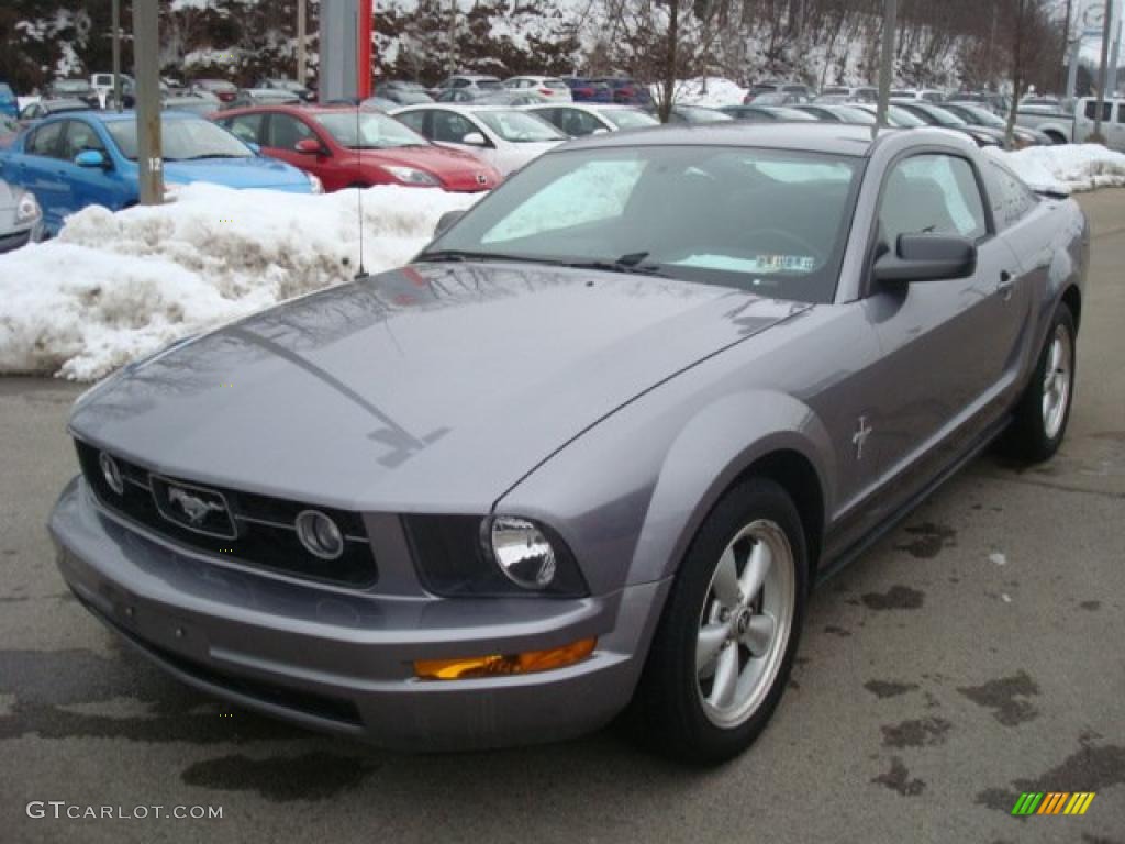 2007 Mustang V6 Deluxe Coupe - Tungsten Grey Metallic / Dark Charcoal photo #5