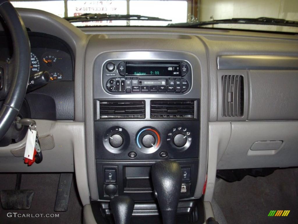 2004 Grand Cherokee Laredo 4x4 - Graphite Metallic / Dark Slate Gray photo #8