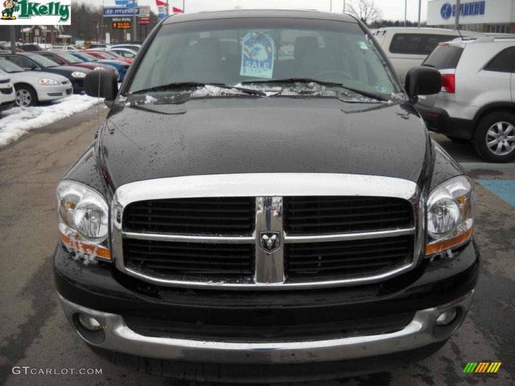 2006 Ram 1500 SLT Mega Cab - Black / Medium Slate Gray photo #16