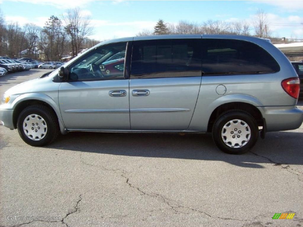 2003 Town & Country LX - Butane Blue Pearl / Navy Blue photo #21
