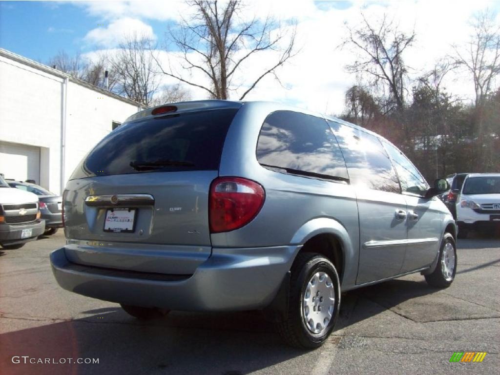 2003 Town & Country LX - Butane Blue Pearl / Navy Blue photo #22