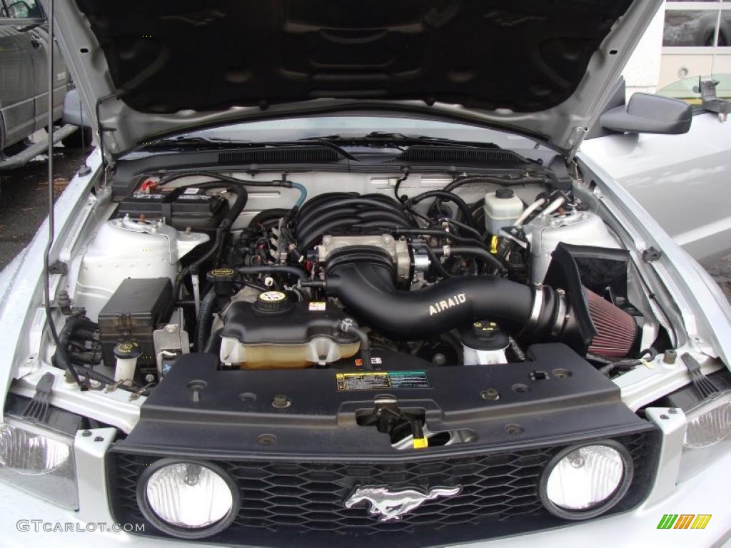 2005 Mustang GT Premium Coupe - Satin Silver Metallic / Dark Charcoal photo #24