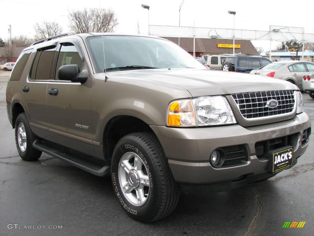 2004 Explorer XLT 4x4 - Mineral Grey Metallic / Graphite photo #3