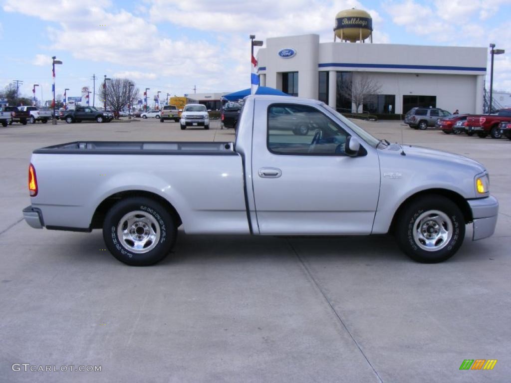 2002 F150 XL Regular Cab - Silver Metallic / Medium Graphite photo #2