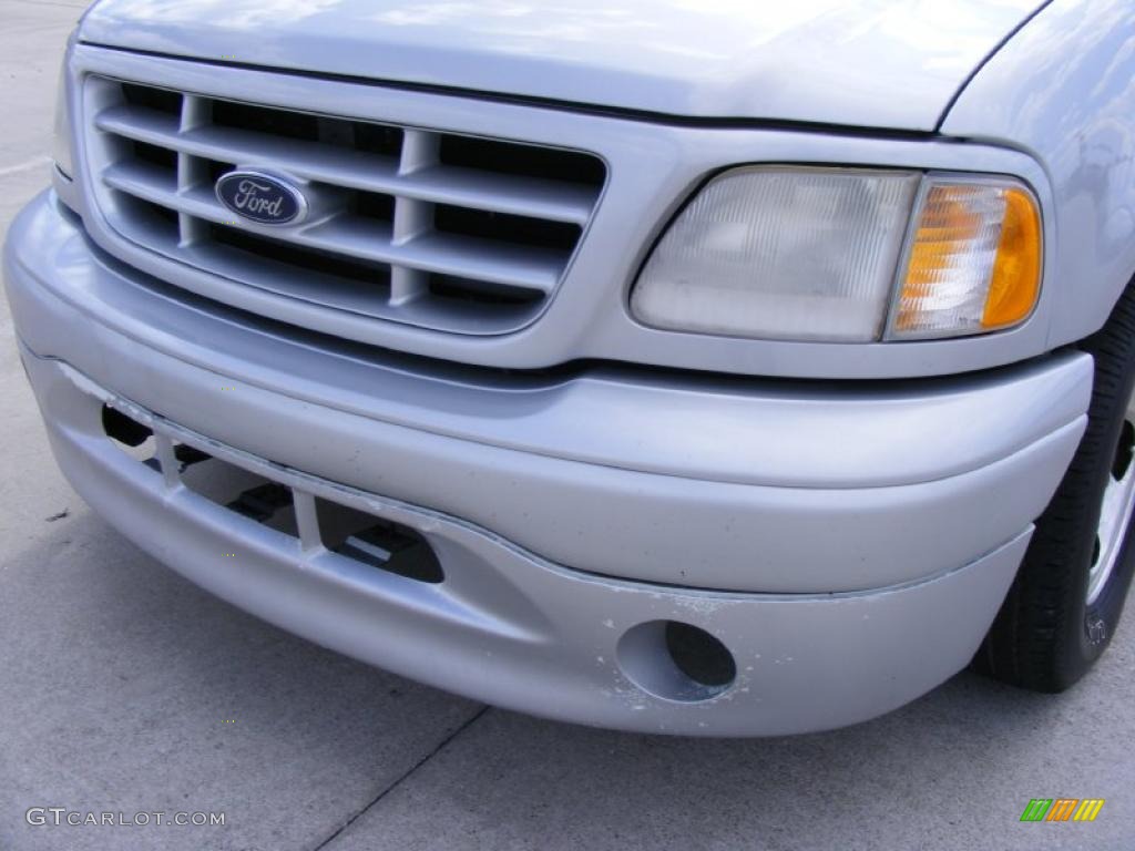2002 F150 XL Regular Cab - Silver Metallic / Medium Graphite photo #11