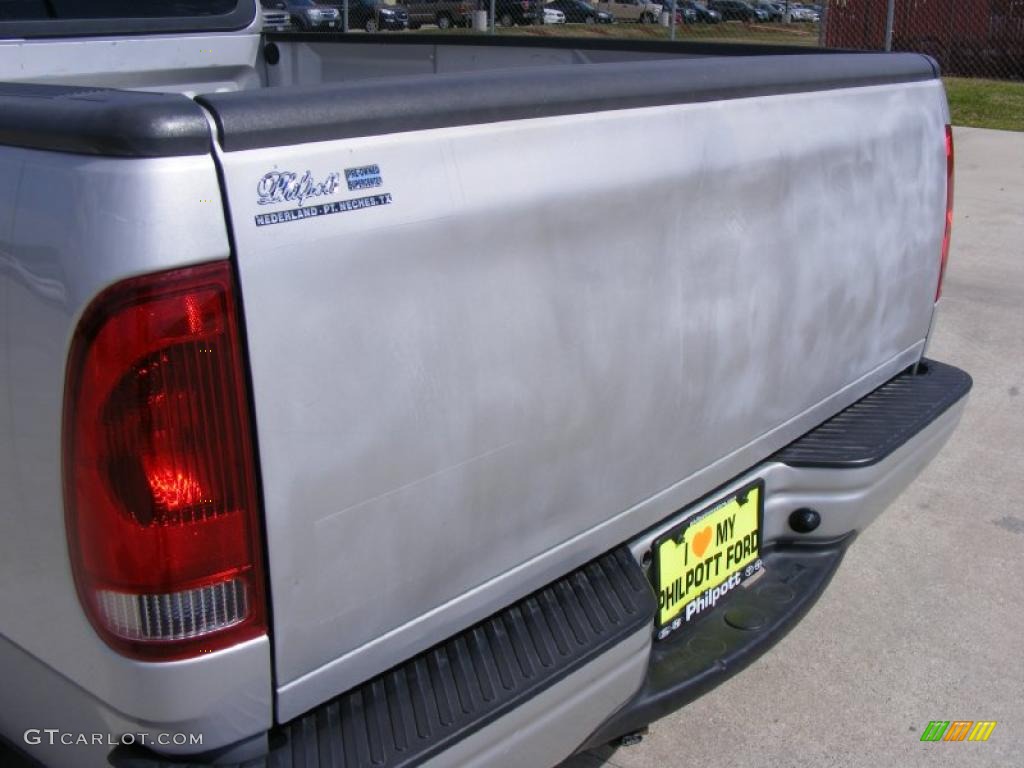 2002 F150 XL Regular Cab - Silver Metallic / Medium Graphite photo #23