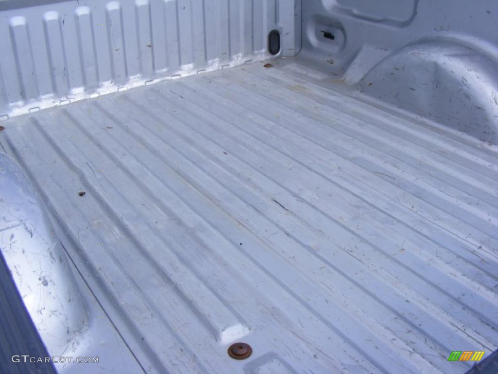 2002 F150 XL Regular Cab - Silver Metallic / Medium Graphite photo #25