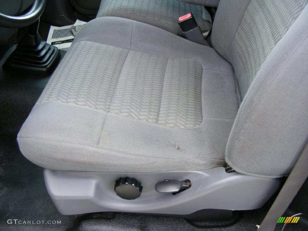 2002 F150 XL Regular Cab - Silver Metallic / Medium Graphite photo #37