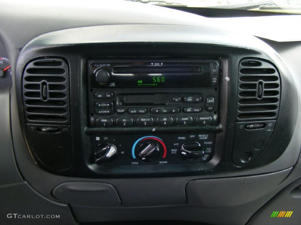 2002 F150 XL Regular Cab - Silver Metallic / Medium Graphite photo #39