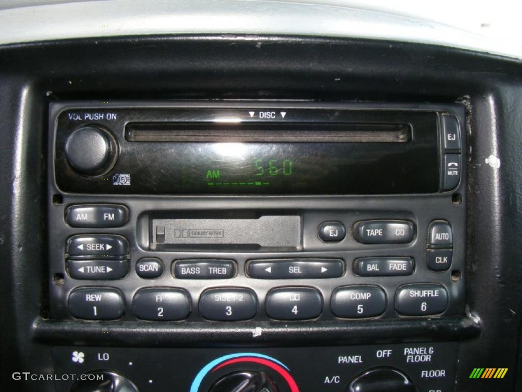 2002 F150 XL Regular Cab - Silver Metallic / Medium Graphite photo #40