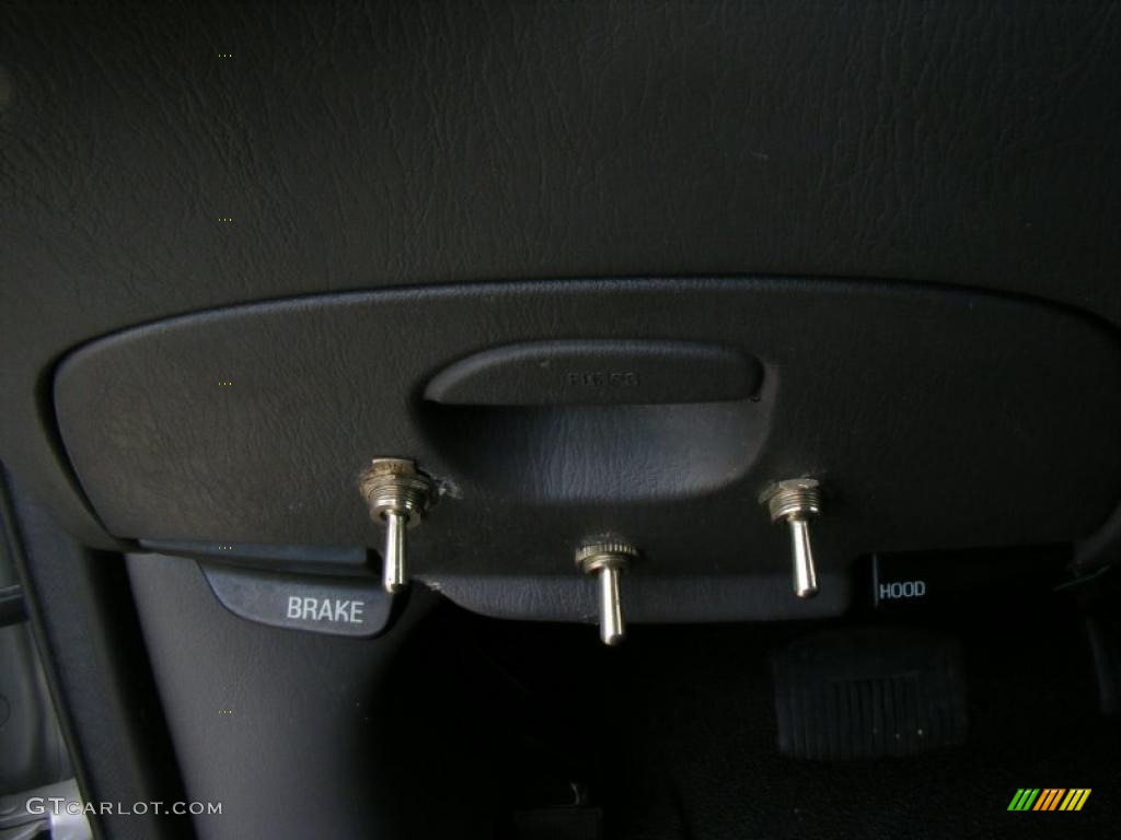 2002 F150 XL Regular Cab - Silver Metallic / Medium Graphite photo #48