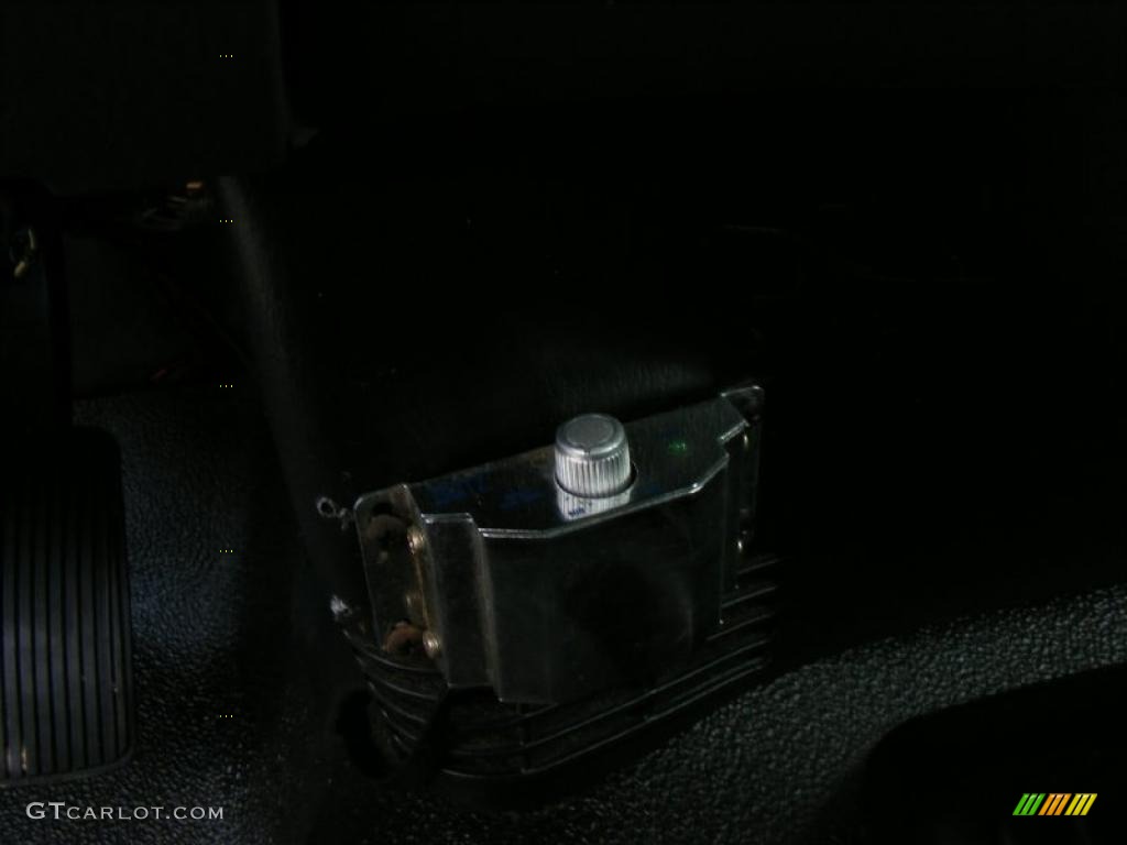 2002 F150 XL Regular Cab - Silver Metallic / Medium Graphite photo #49