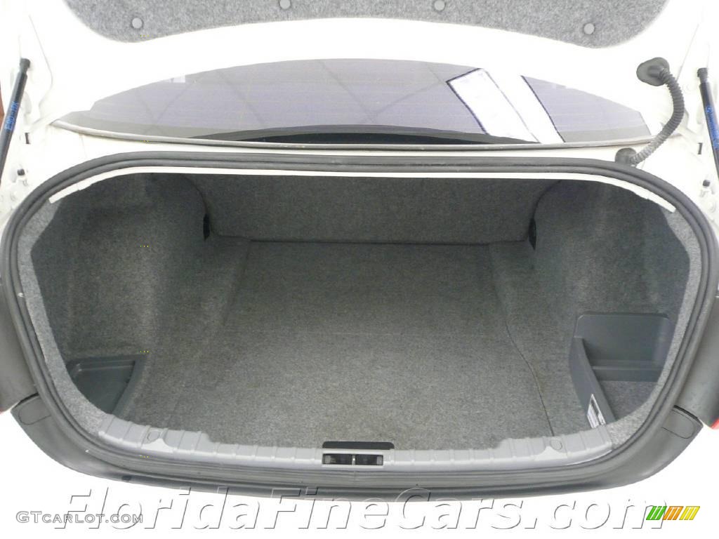 2006 3 Series 330i Sedan - Alpine White / Natural Brown photo #10