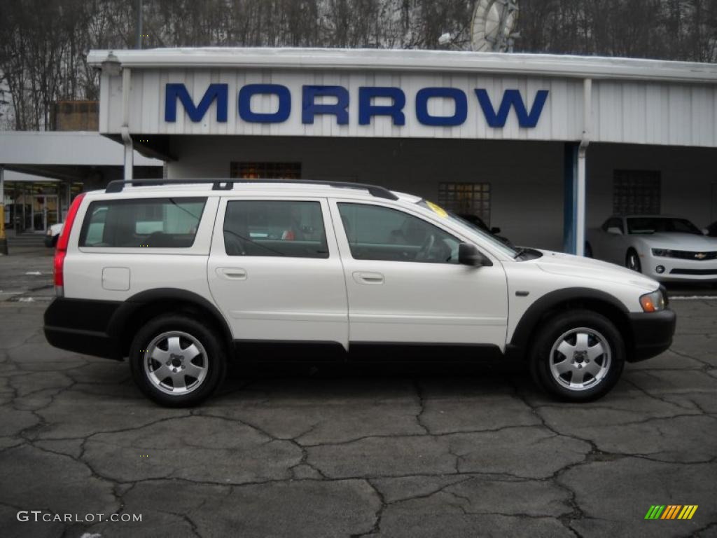 2003 XC70 AWD - White / Taupe photo #1