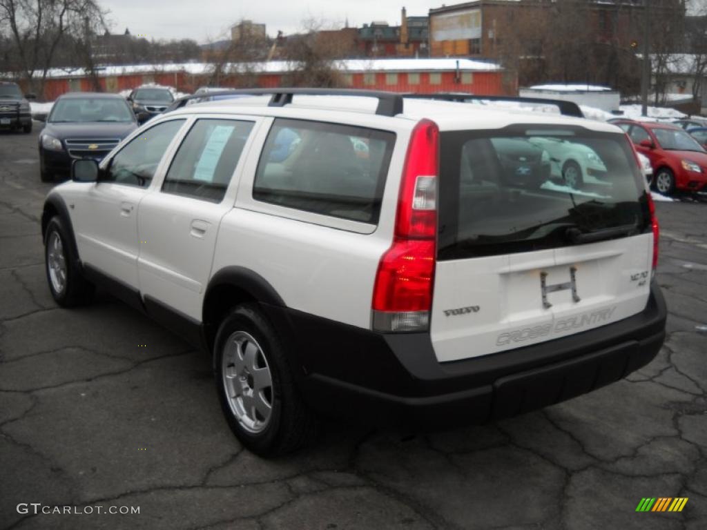 2003 XC70 AWD - White / Taupe photo #4