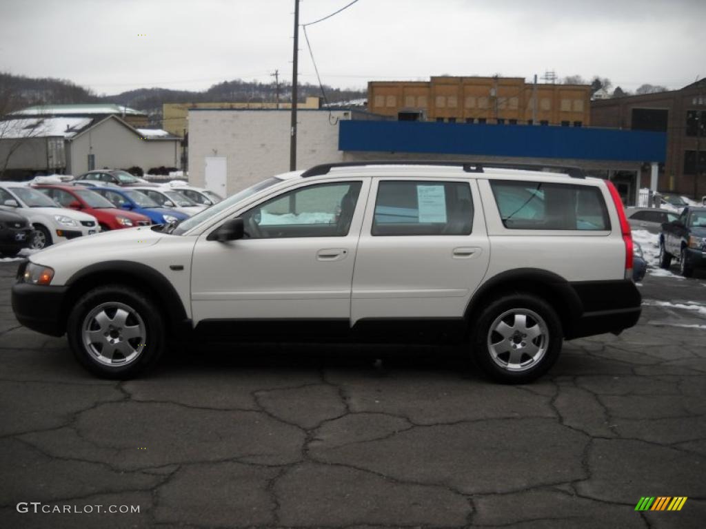 2003 XC70 AWD - White / Taupe photo #5