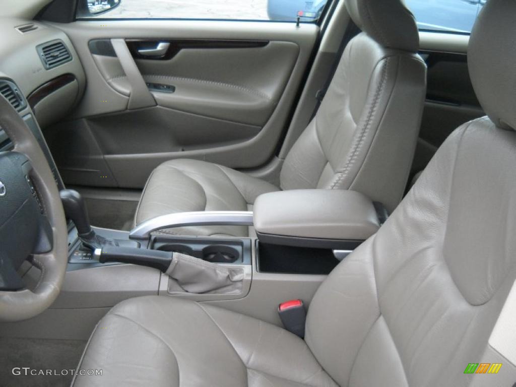 2003 XC70 AWD - White / Taupe photo #8