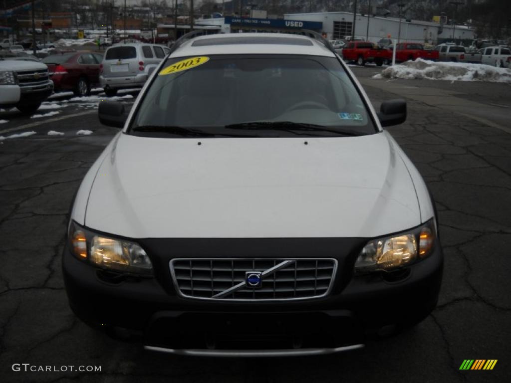 2003 XC70 AWD - White / Taupe photo #19