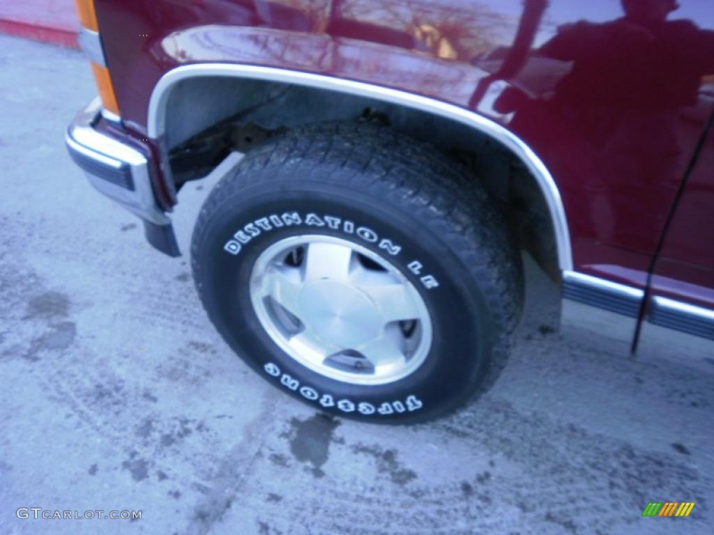 1996 C/K K1500 Silverado Regular Cab 4x4 - Dark Hunt Club Red Metallic / Red photo #2