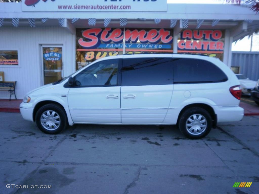 Stone White Chrysler Town & Country