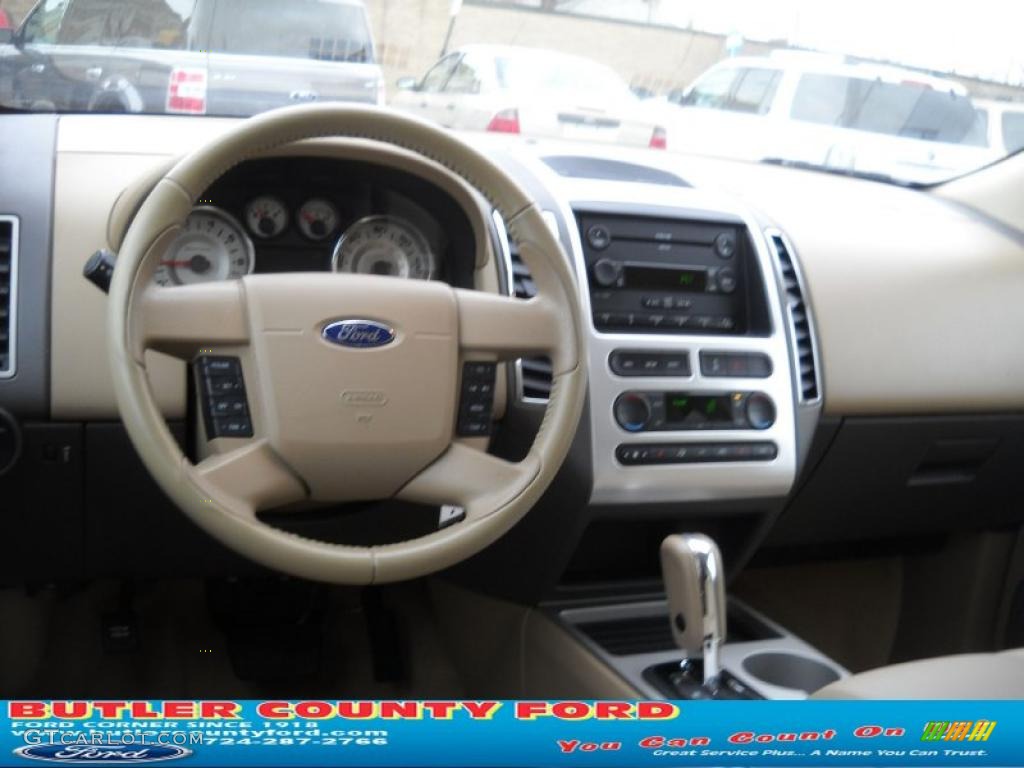2007 Edge SEL Plus AWD - Light Sage Metallic / Camel photo #22