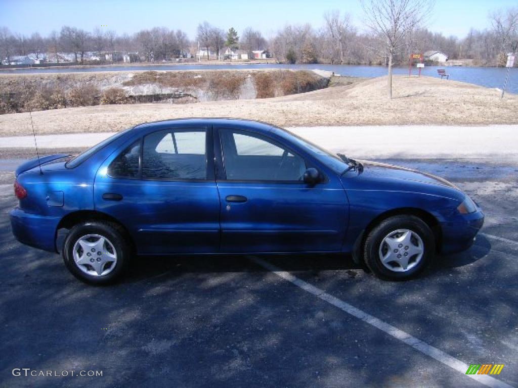 2005 Cavalier Sedan - Arrival Blue Metallic / Graphite Gray photo #2