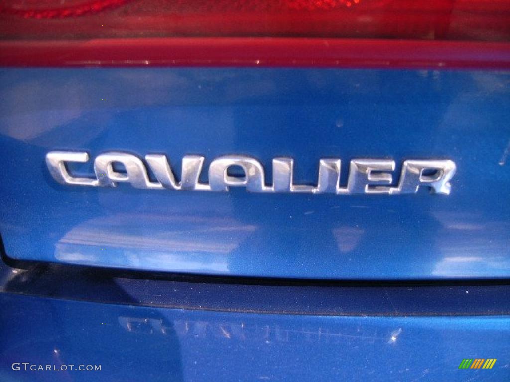 2005 Cavalier Sedan - Arrival Blue Metallic / Graphite Gray photo #10