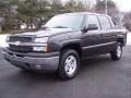 2005 Dark Gray Metallic Chevrolet Avalanche Z71 4x4  photo #2