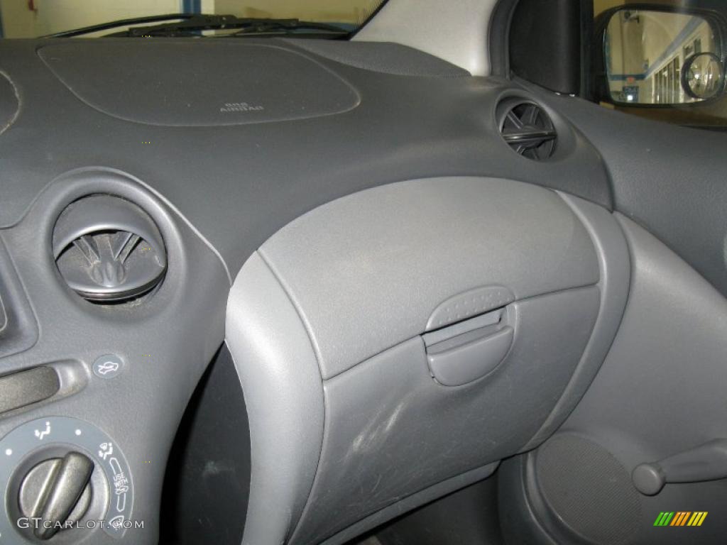 2002 ECHO Sedan - Polar White / Shadow Gray photo #20