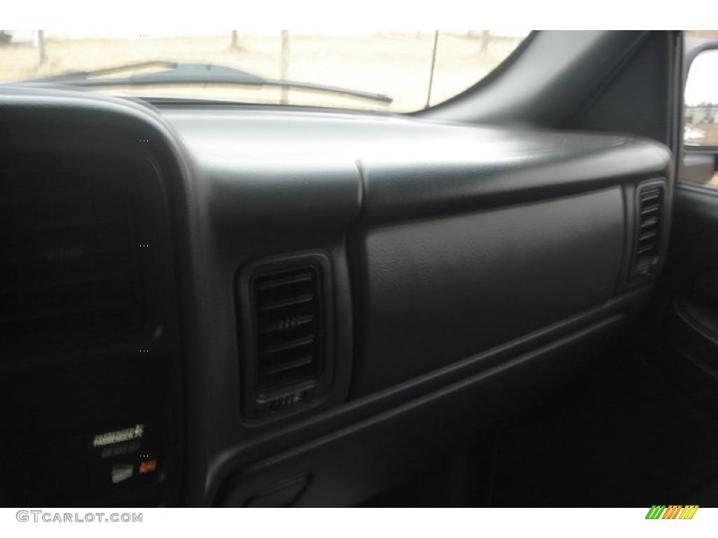 2003 Silverado 1500 LS Extended Cab 4x4 - Light Pewter Metallic / Dark Charcoal photo #30