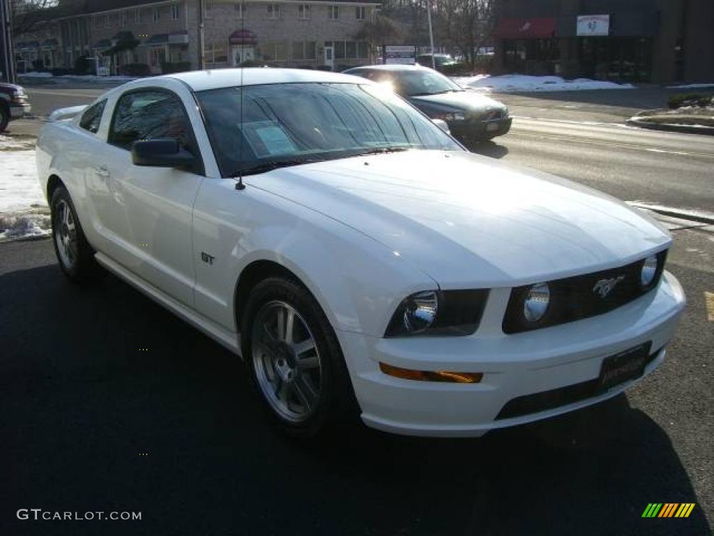 2005 Mustang GT Premium Coupe - Performance White / Red Leather photo #5