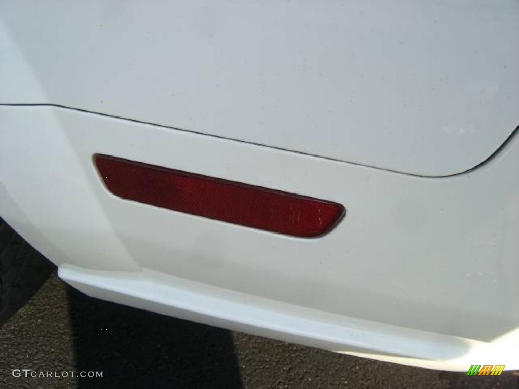 2005 Mustang GT Premium Coupe - Performance White / Red Leather photo #24