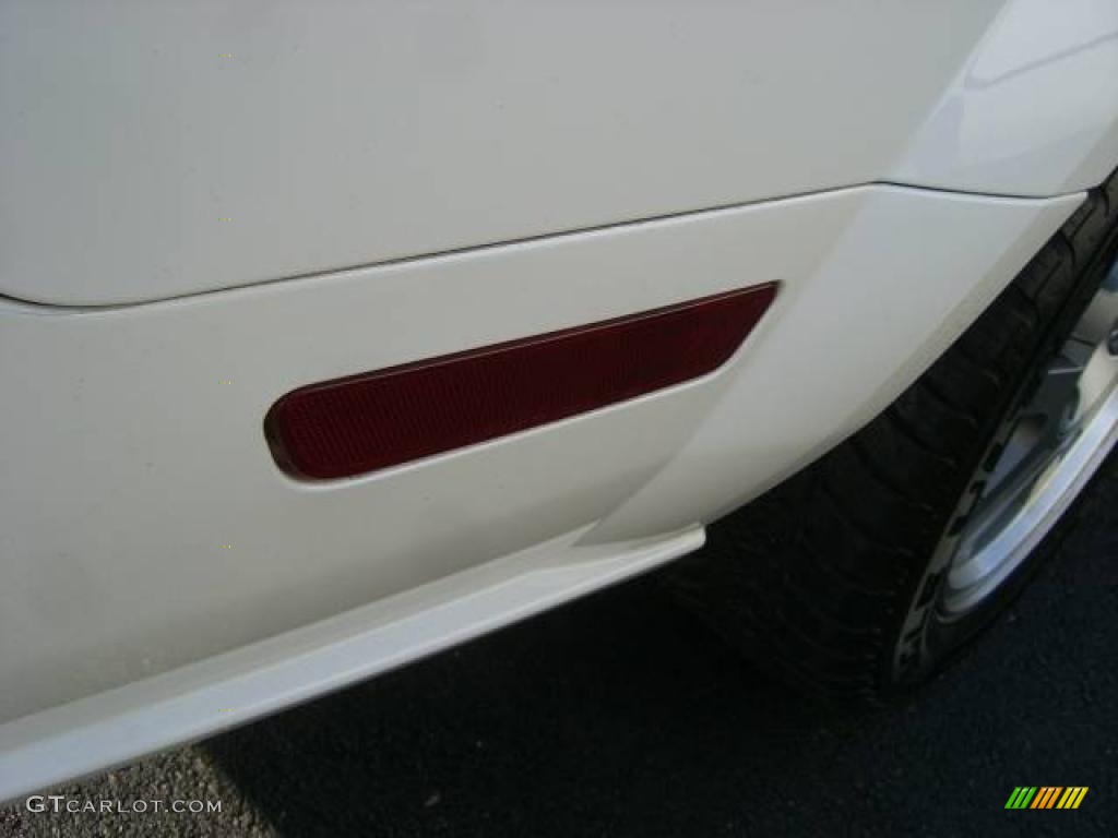 2005 Mustang GT Premium Coupe - Performance White / Red Leather photo #25