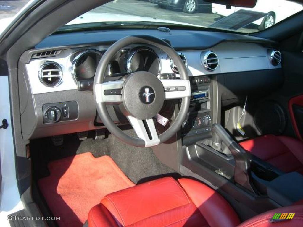 2005 Mustang GT Premium Coupe - Performance White / Red Leather photo #40