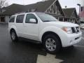 2006 Avalanche White Nissan Pathfinder LE 4x4  photo #5