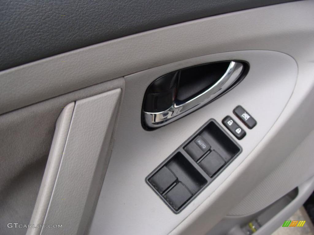 2007 Camry LE V6 - Black / Dark Charcoal photo #10