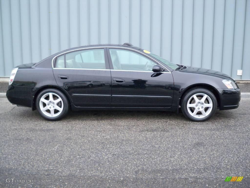 2005 Altima 3.5 SE - Super Black / Blond photo #2