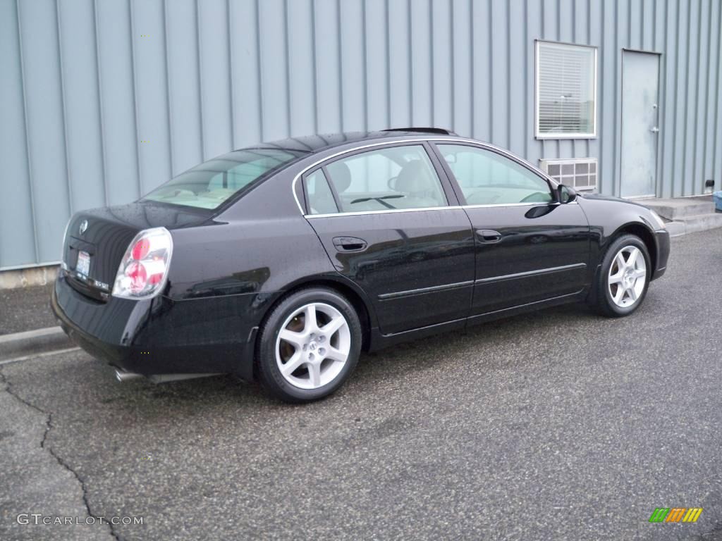 2005 Altima 3.5 SE - Super Black / Blond photo #3