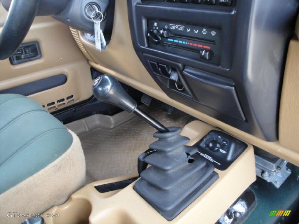 1998 Wrangler Sahara 4x4 - Moss Green Pearl / Green/Khaki photo #19