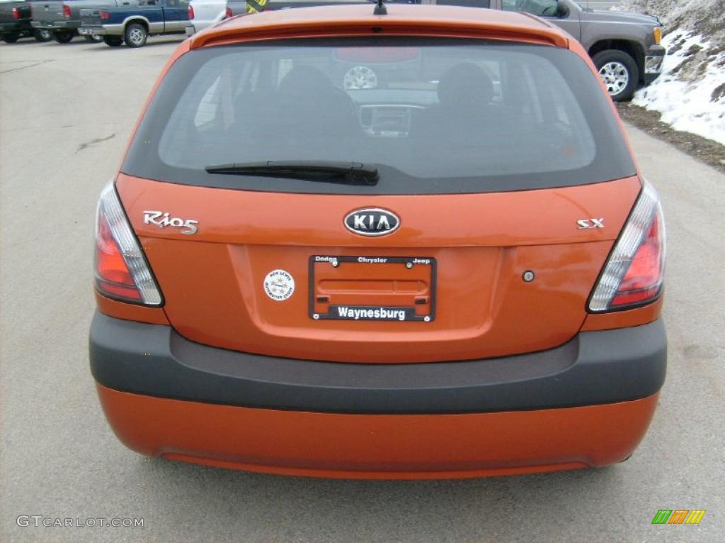 2007 Rio Rio5 SX Hatchback - Sunset Orange / Black photo #4