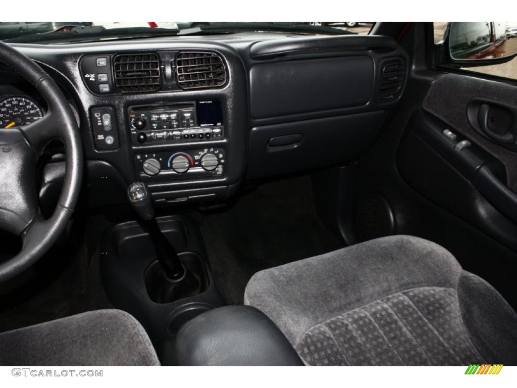 1998 Blazer LS 4x4 - Apple Red / Graphite photo #11