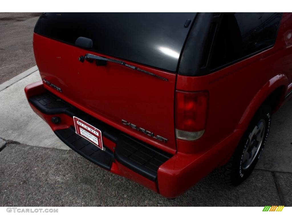 1998 Blazer LS 4x4 - Apple Red / Graphite photo #18