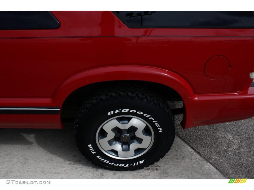 1998 Blazer LS 4x4 - Apple Red / Graphite photo #22