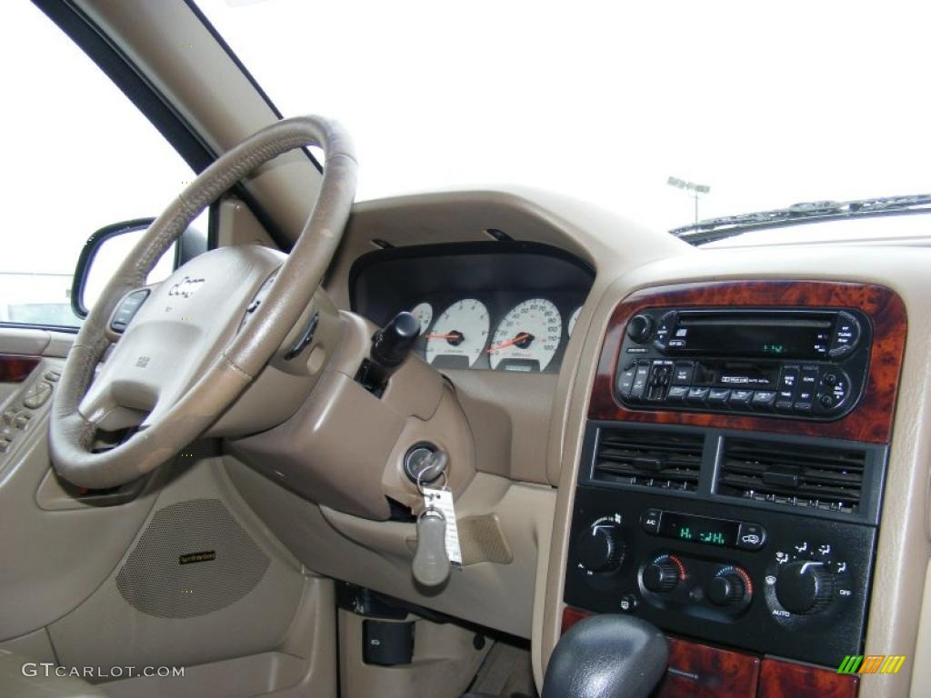 2001 Grand Cherokee Limited 4x4 - Black / Taupe photo #19