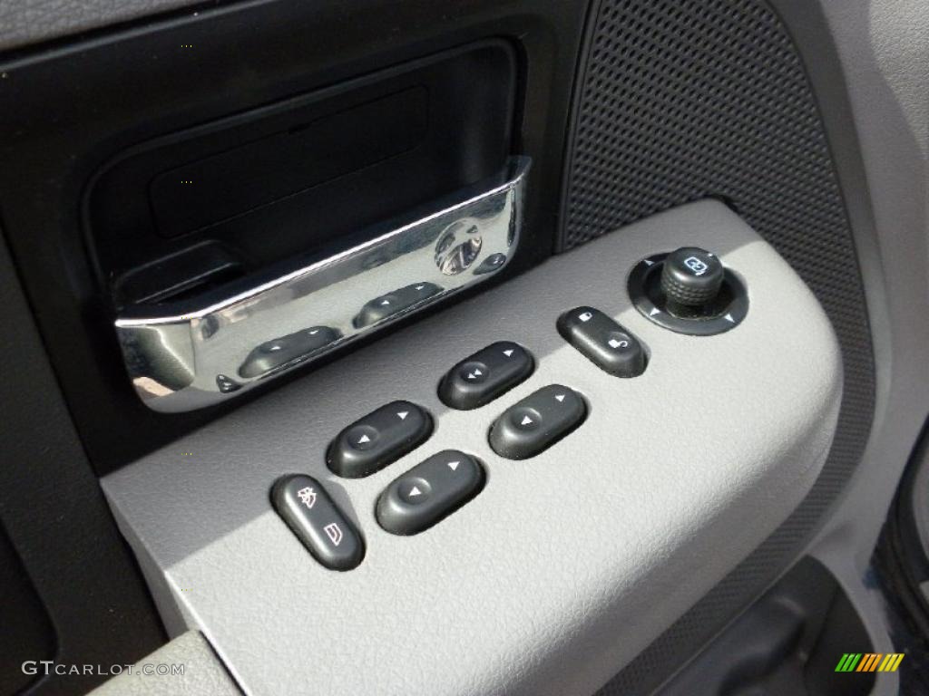 2004 F150 XLT SuperCab 4x4 - Black / Dark Flint photo #16